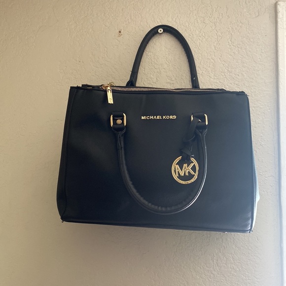 Michael Kors Handbags - MICHEL KORD bags